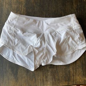 Lulu Lemon Speed Up Short *2.5”